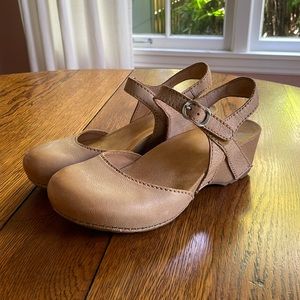 Dansko “Tiffani” tan burnished Mary Jane size 38